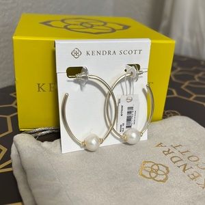 NWT Kendra Scott Regina Gold Pearl Hoops